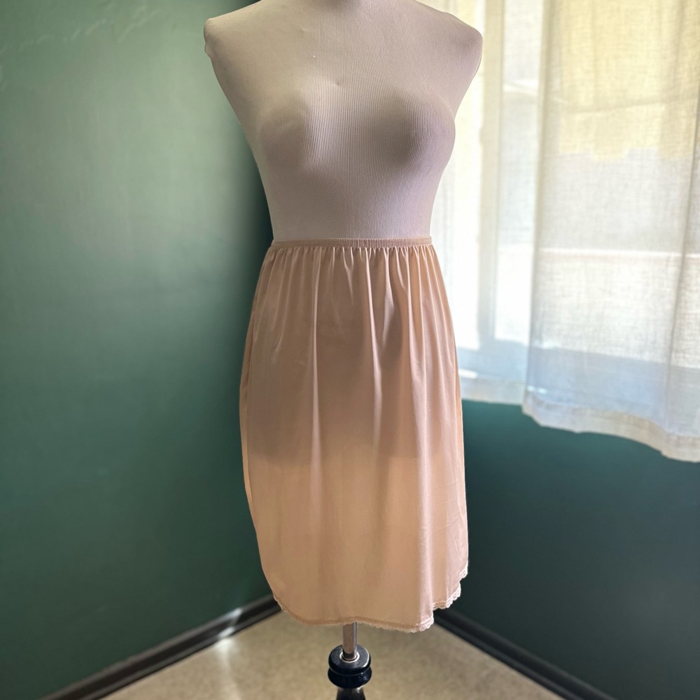 Nude short dress slip